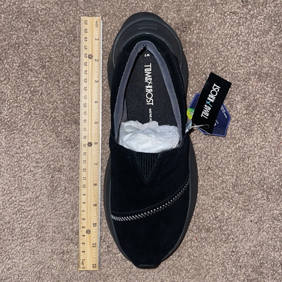 TOMS X KROST Gamma new shoes/ sneakers in box size 7 black

toms brand new - Picture 10 of 12